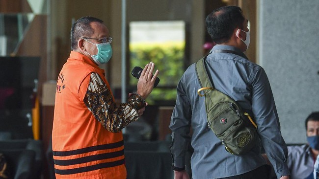 KPK memeriksa dua orang saksi untuk mendalami lahan sawit milik mantan Sekretaris Mahkamah Agung (MA) Nurhadi Abdurrachman di Kabupaten Padang Lawas, Sumut.