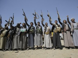 Serangan Rudal Houthi Hantam Masjid di Yaman, 22 Orang Tewas