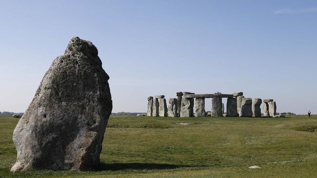 Kotoran kuno yang ditemukan di situs desa prasejarah dekat Stonehenge mengungkapkan bahwa pembangun situs tersebut berpesta dengan organ dalam ternak.