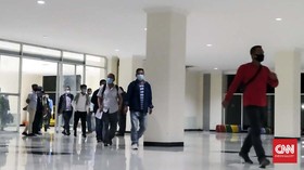 156 TKA Asal China Mendarat di Kendari, TNI-Polri Kawal Ketat
