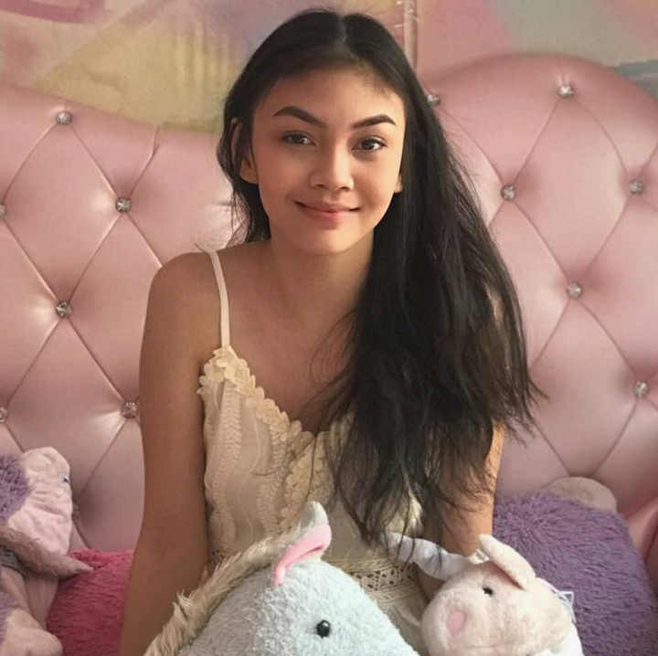 <p>Setuju ya, Bunda? Sasikirana tumbuh menjadi gadis yang cantik dan anggun. (Foto: Instagram @sasiasmara)</p>