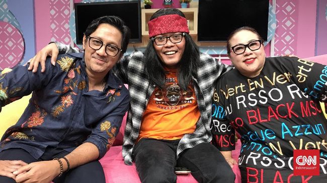 Andre, Sule, dan Nunung dalam acara Santuy Malam Trans TV.