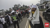 Demo Tolak RUU HIP Massa pengunjuk rasa tolak Rancangan Undang-Undang Haluan Ideologi Pancasila (RUU HIP) menggelar aksi demo di depan gerbang area kompleks MPR/DPR, Rabu, 24 Juni 2020. CNN Indonesia/Bisma Septalisma