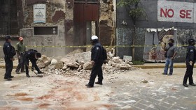 FOTO: Gempa M 7,4 dan Tsunami Lokal Guncang Meksiko