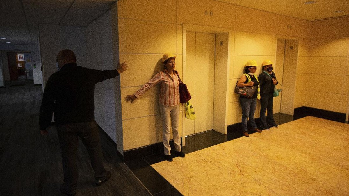 FOTO: Gempa M 7,4 dan Tsunami Lokal Guncang Meksiko