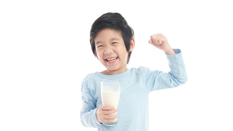 Ilustrasi Anak Minum Susu
