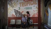 Industri Film di Spanyol Mulai Bangkit In this Thursday, June 18, 2020 photo, Spanish actor Antonio Garrido gets his make up at the