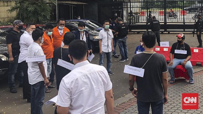 Rekonstruksi aksi penyerangan kelompok John Kei digelar di Polda Metro Jaya, Rabu (24/6)