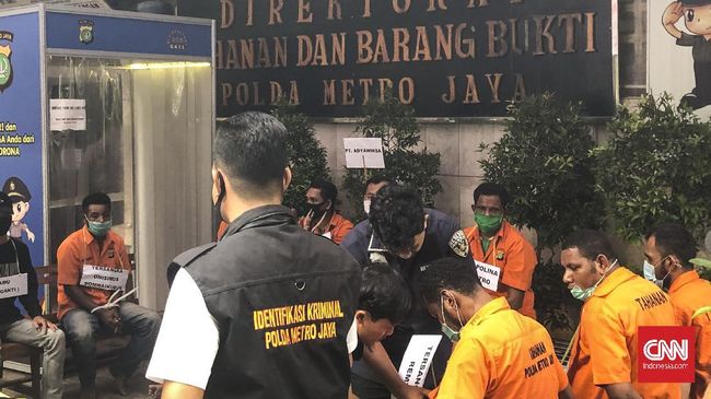 Rekonstruksi aksi penyerangan kelompok John Kei digelar di Polda Metro Jaya, Rabu (24/6)