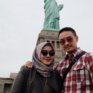 Cerita Sherrin Tharia soal Anaknya yang Tak Tahu Zumi Zola Dipenjara