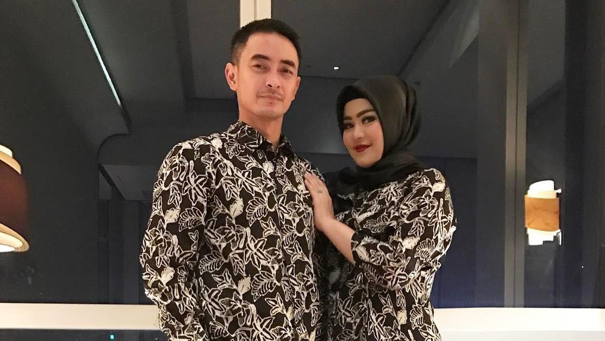 Sherrin Tharia dan Zumi Zola