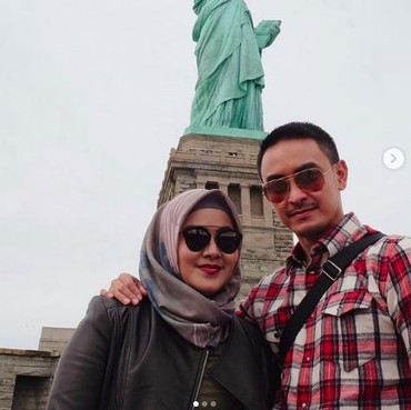 Cerai dengan Zumi Zola, Sherrin Tharia Langsung Bungkam