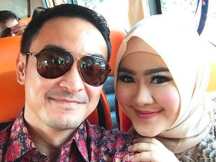 5 Fakta Perjalanan Cinta Zumi Zola & Sherrin Tharia yang Berakhir Cerai