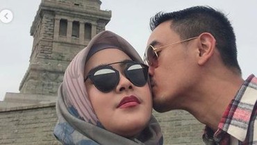 Zumi Zola: Lepas Ayu Dewi, Isu Zina dengan Istri Orang hingga Cerai