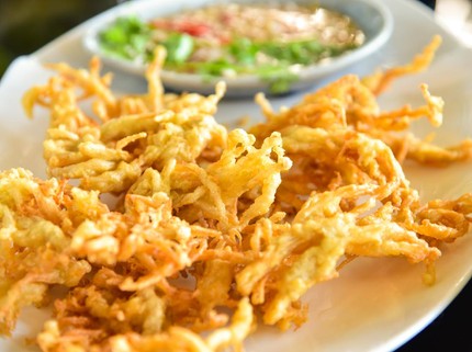 4 Resep Jamur Crispy yang Renyah dan Tahan Lama, Ternyata Gampang Banget Bun