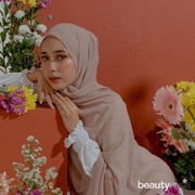 5 Gaya Hijab Pashmina ala Indy 'Jurnal Risa' yang Simpel dan Kekinian