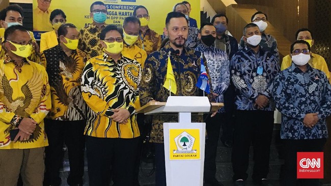 Partai Golkar menyambut positif wacana koalisi dengan Demokrat, namun Airlangga Hartarto yang harus jadi capresnya.