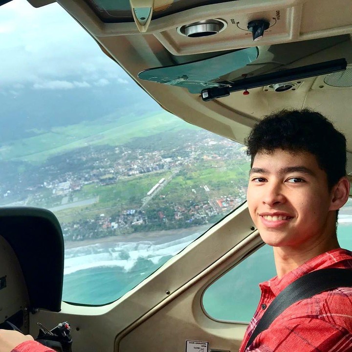 <p>6. Dilihat dari postingan Instagramnya, Alvy memiliki banyak hobi dan kebisaan, salah satunya dalam potret berikut. (Foto: instagram @alvy_xavier)</p>