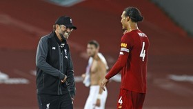 Klopp Ragu Van Dijk Bisa Tampil di Sisa Musim Liverpool