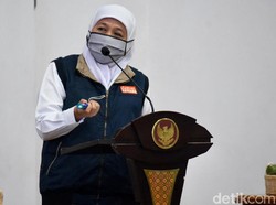Khofifah Beberkan Hasil Survey Soal Bandelnya Warga Surabaya Raya