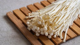 Kementan Minta Importir Musnahkan Jamur Enoki Sebab Berbahaya