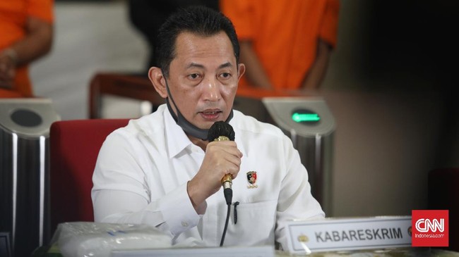 Kabareskrim Listyo Sigit menyebut penundaan pengusutan kasus paslon Pilkada dilakukan agar Polri terhindar dari kesan tak netral.