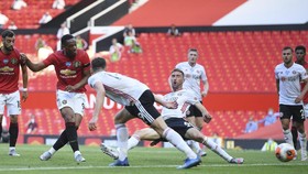 Bruno Fernandes Puji Hattrick Anthony Martial di MU
