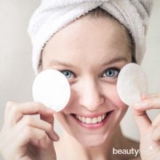 6 Manfaat Exfoliating Pads, Bisa Cegah Komedo & Jerawat!