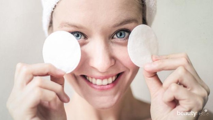6 Manfaat Exfoliating Pads, Bisa Cegah Komedo & Jerawat!
