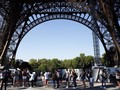 FOTO: Melupakan Curam Demi Rindu ke Menara Eiffel