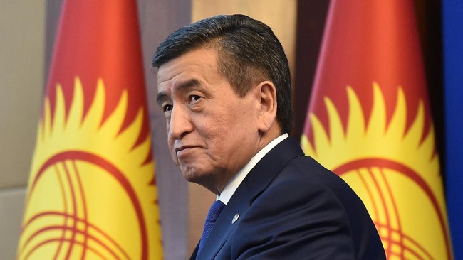 Presiden Kyrgysztan, Sooronbai Jeenbekov, memutuskan mengundurkan diri untuk mengakhiri gejolak politik yang melanda negaranya.