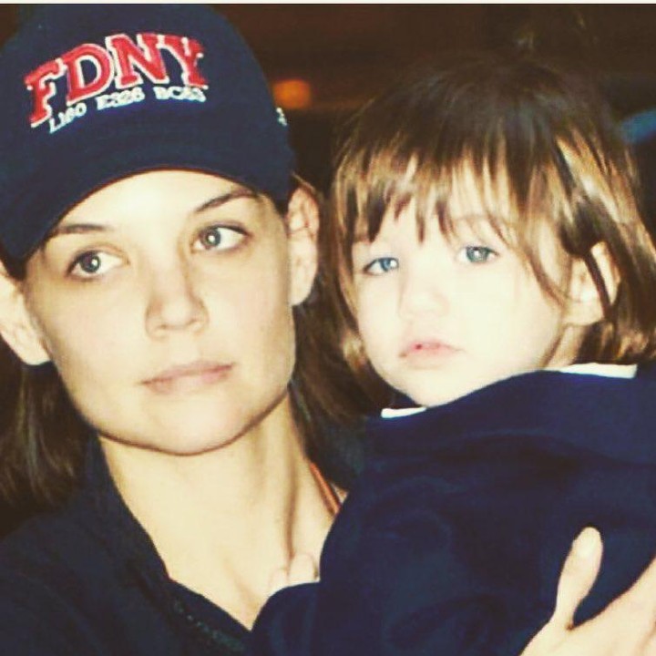 <p>Waktu kecil, Suri Cruise memiliki wajah yang lucu dan menggemaskan, Bunda. (Foto: Instagram @katieholmes212)</p>