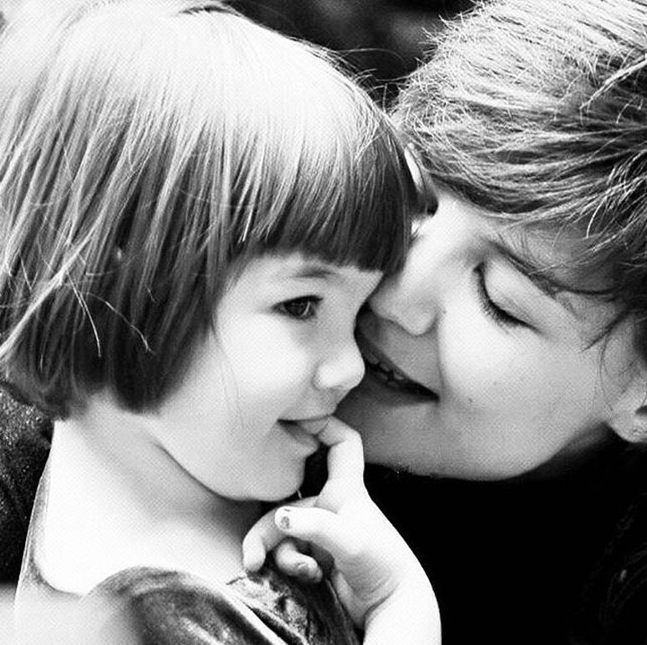 <p>Suri Cruise merupakan anak Tom Cruise dan Katie Holmes. Suri lahir pada tahun 2006. Sejak kecil, kehadiran Suri Cruise sudah jadi perhatian penggemar kedua orang tuanya. (Foto: Instagram @katieholmes212)</p>