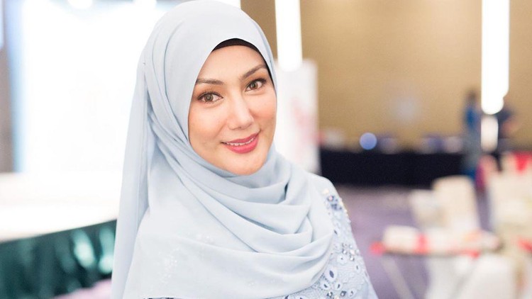 Erra Fazira, Mantan Istri Engku Emran