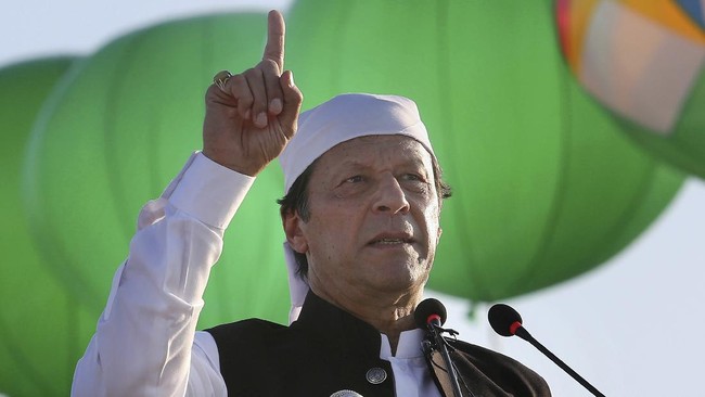 Sidang, Eks PM Pakistan ‘Ngumpet’ saat Hendak Ditahan Polisi