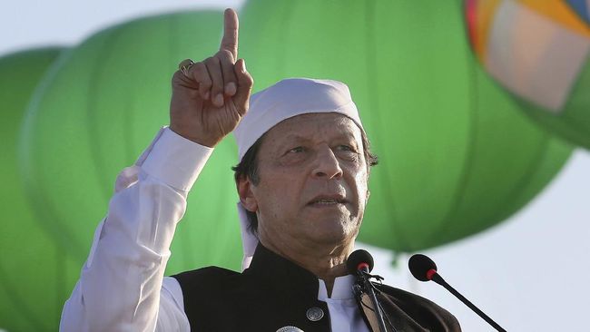 PM Pakistan Imran Khan dinyatakan positif Covid-19 usai menerima suntikan kedua vaksin Sinopharm dan menjalani isolasi.