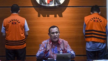 Putusan Kasus Etik Firli Ditunda Gara-gara Tes Swab Dewas KPK Sidang putusan kasus etik Ketua KPK Firli Bahuri yang seharusnya dilakukan hari ini ditunda besok karena pada Selasa ini dilakukan tes swab Covid-19.