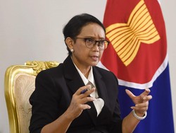 Menlu Retno: Indonesia Terima Sementara 99 Pengungsi Rohingya