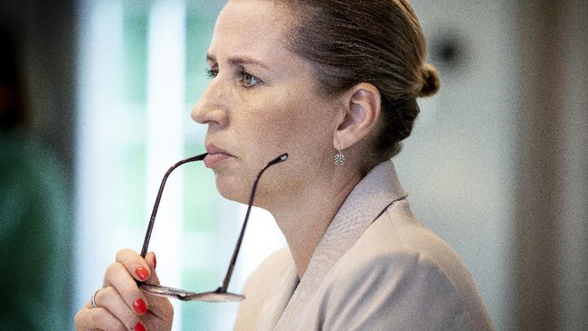 PM Denmark, Mette Frederiksen, mengumumkan akan mencabut lockdown dan larangan pencegahan Covid-19 pada 1 Februari meski kasus masih tinggi.