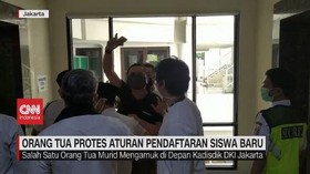 VIDEO: Orang Tua Protes Aturan Pendaftaran Siswa Baru