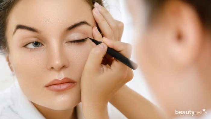 Pancarkan Riasan Matamu dengan Eyeliner ini!