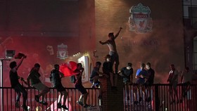 Liverpool Juara Liga Inggris, Ribuan Suporter Serbu Anfield
