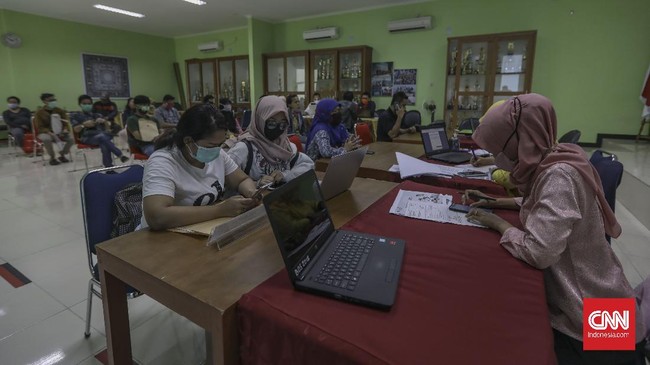 Perkumpulan orang tua siswa mendesak Pemprov DKI merevisi Peraturan Gubernur Nomor 32 Tahun 2021 tentang Petunjuk Teknis Penerimaan Peserta Didik Baru (PPDB).