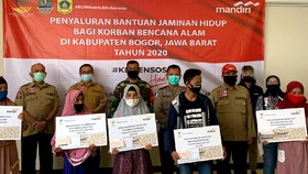 Bank Mandiri Salurkan Bansos Rp3,7 M bagi Korban Banjir Bogor