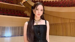 Jisoo BLACKPINK Tampil Cantik, Kuku Tangan Jadi Sorotan