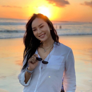 Tiga Kali Gagal dengan Pria Lokal, Kalina Oktarani Pamer 'Pacar' Bule