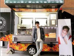 Kim Soo Hyun Banjir Kiriman Food Truck karena Bintangi Its Okay to Not Be Okay