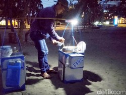 Bukan Diludahi, Ini Penglaris Tukang Bakso Cuanki di Pangandaran