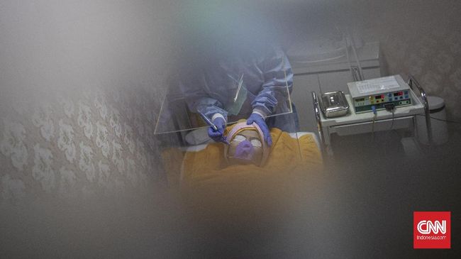 Aplikasi DokterSafe Bantu Dokter dan Nakes Lawan Covid-19 Aplikasi DokterSafe hadir untuk membantu melindungi dokter dan tenaga kesehatan melawan pandemi Covid-19.