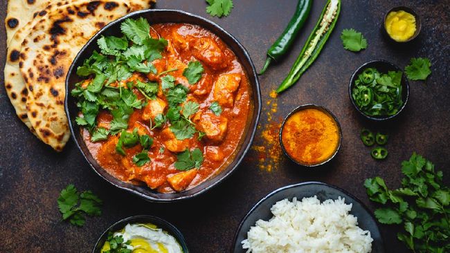 Ayam Tikka Panggang Sempurna: Potongan ayam yang dimarinasi dengan bumbu rempah khas India